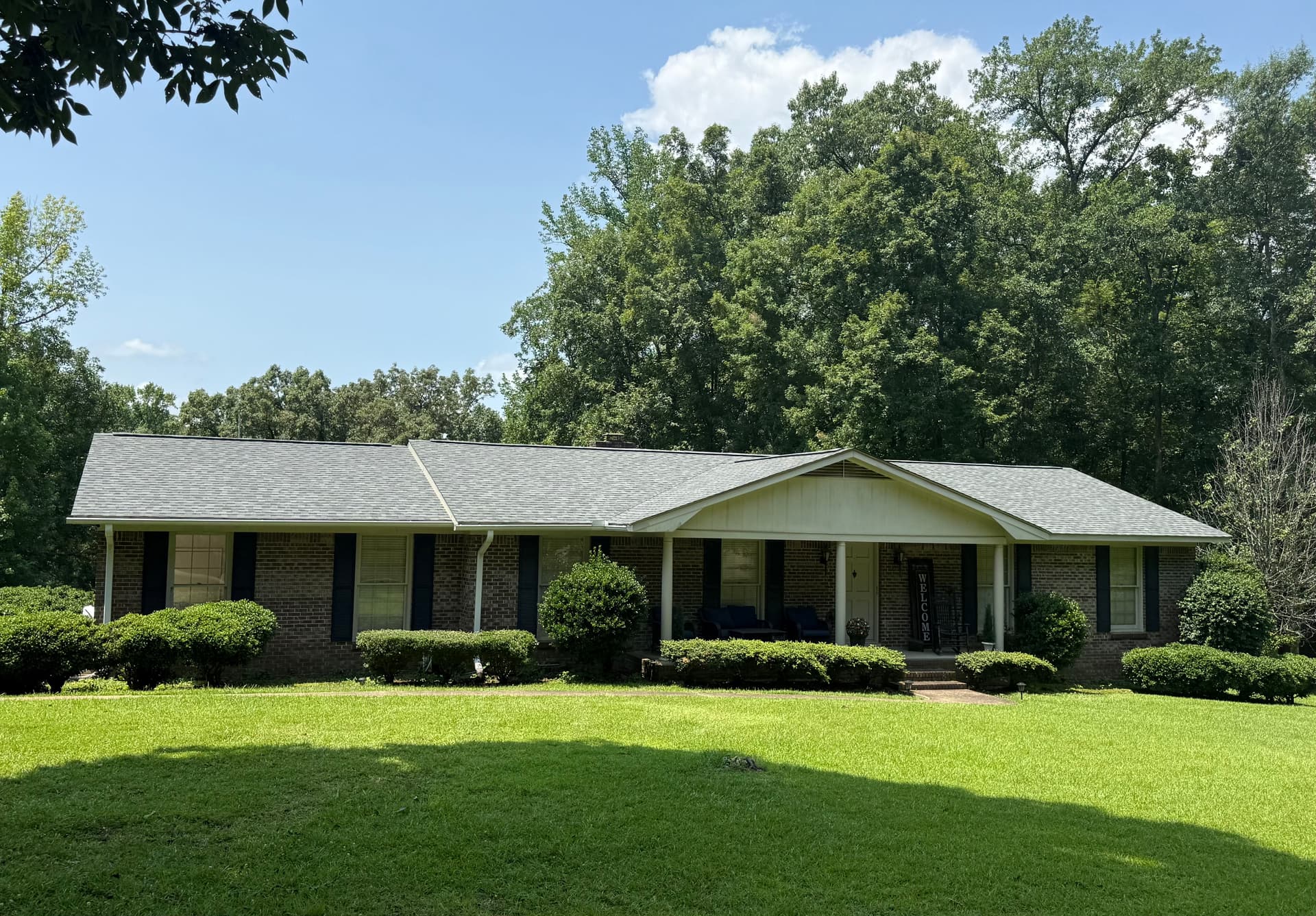 Complete Roof Tear-Off and Reinstall in Sulligent, AL image