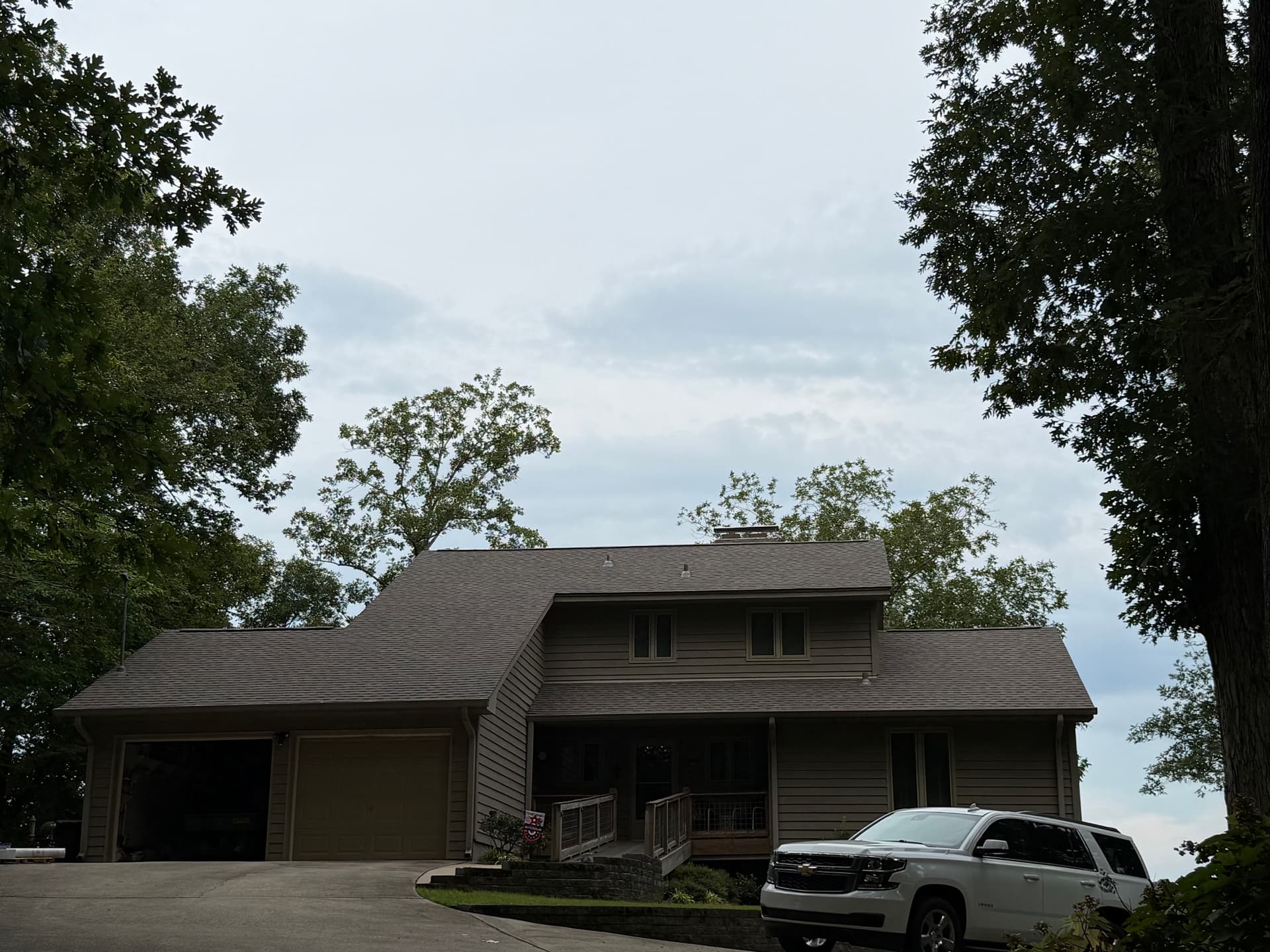 Full Tear-Off Roof Replacement in the Lake Tuscaloosa Area image