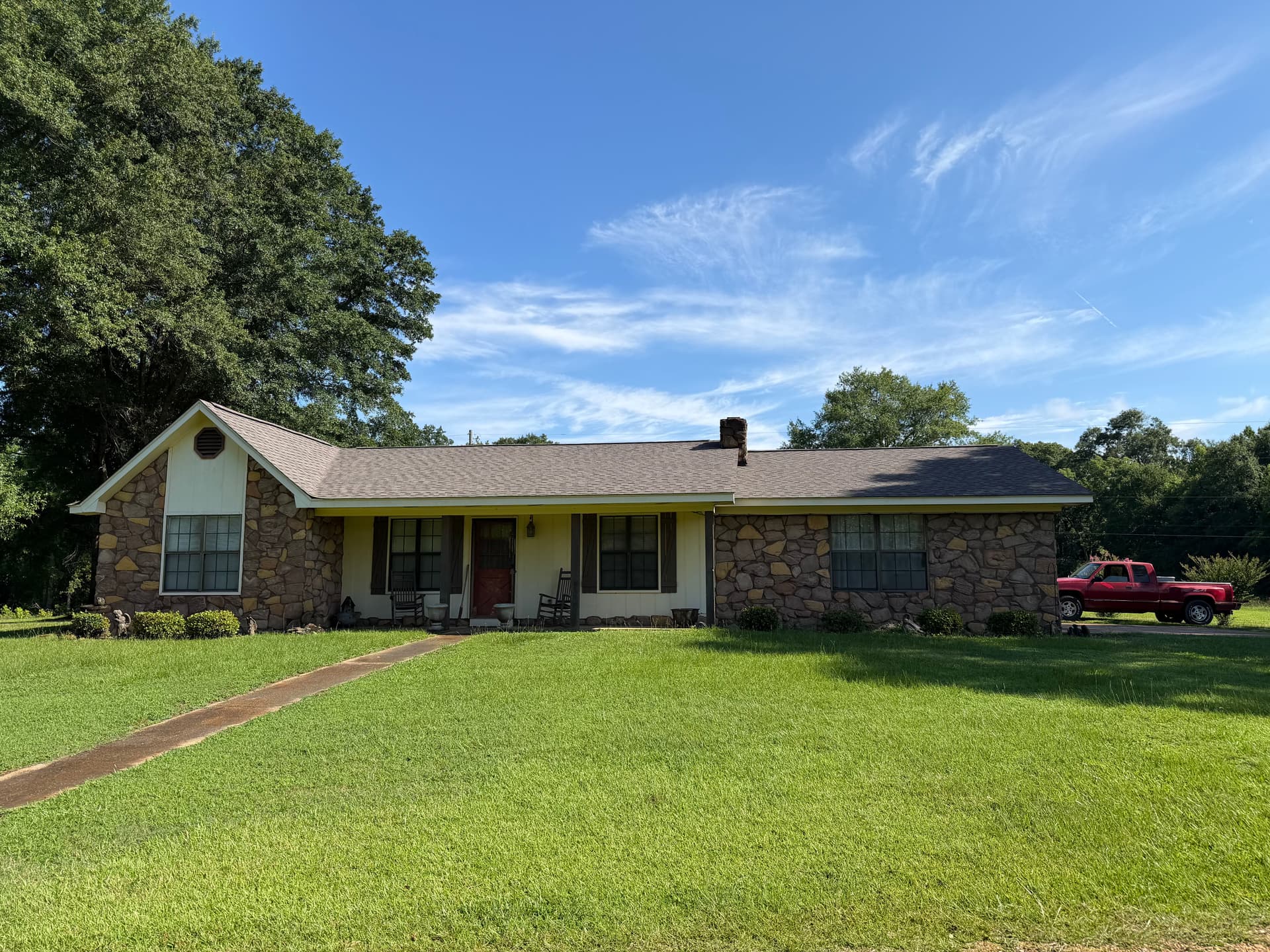 Full Roof Tear-Off and Replacement in Millport AL image